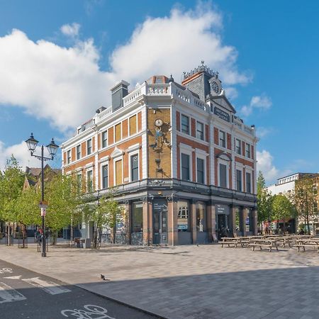 One Bedroom Flat Opposite Archway Station Londra Exterior foto